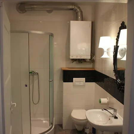 Trzyosobowy W Mieszkaniu Czteropokojowym W Centrum Gdyni. Gdynia